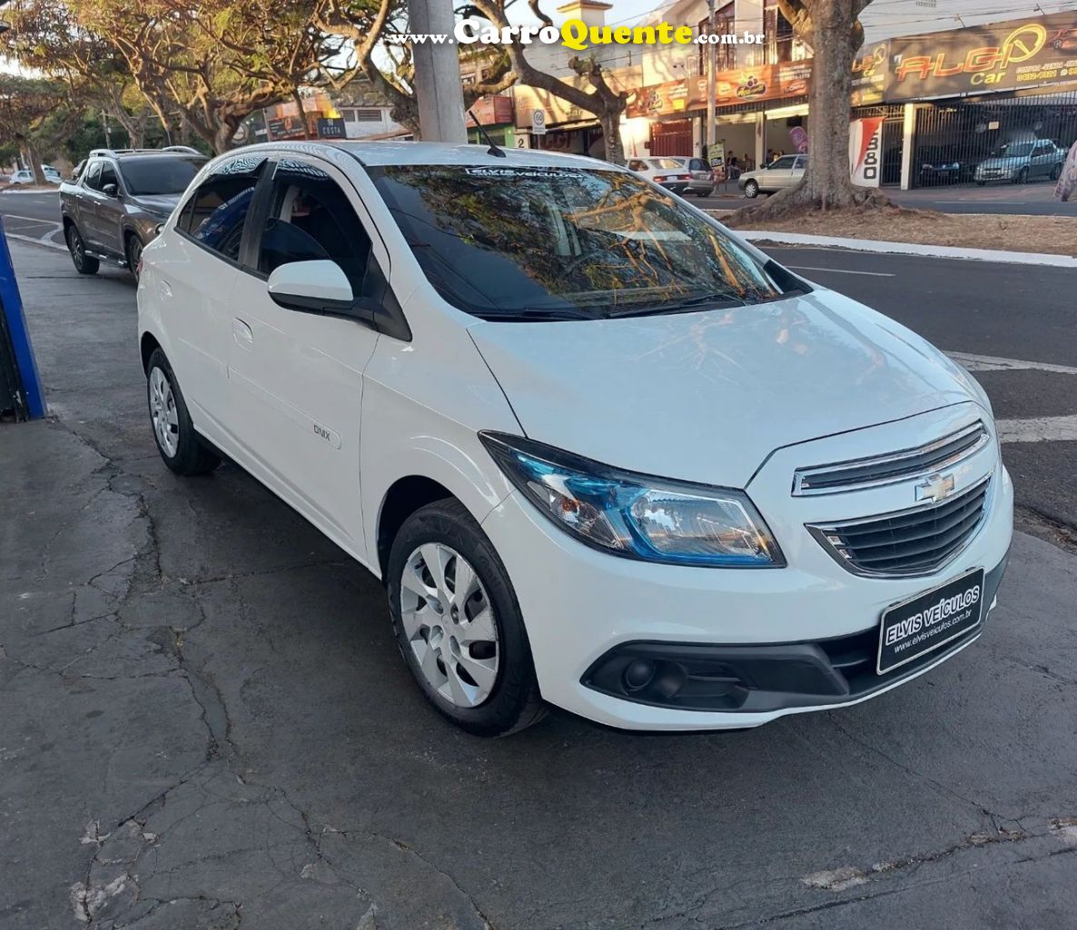 CHEVROLET ONIX 1.4 MPFI LT 8V - Loja