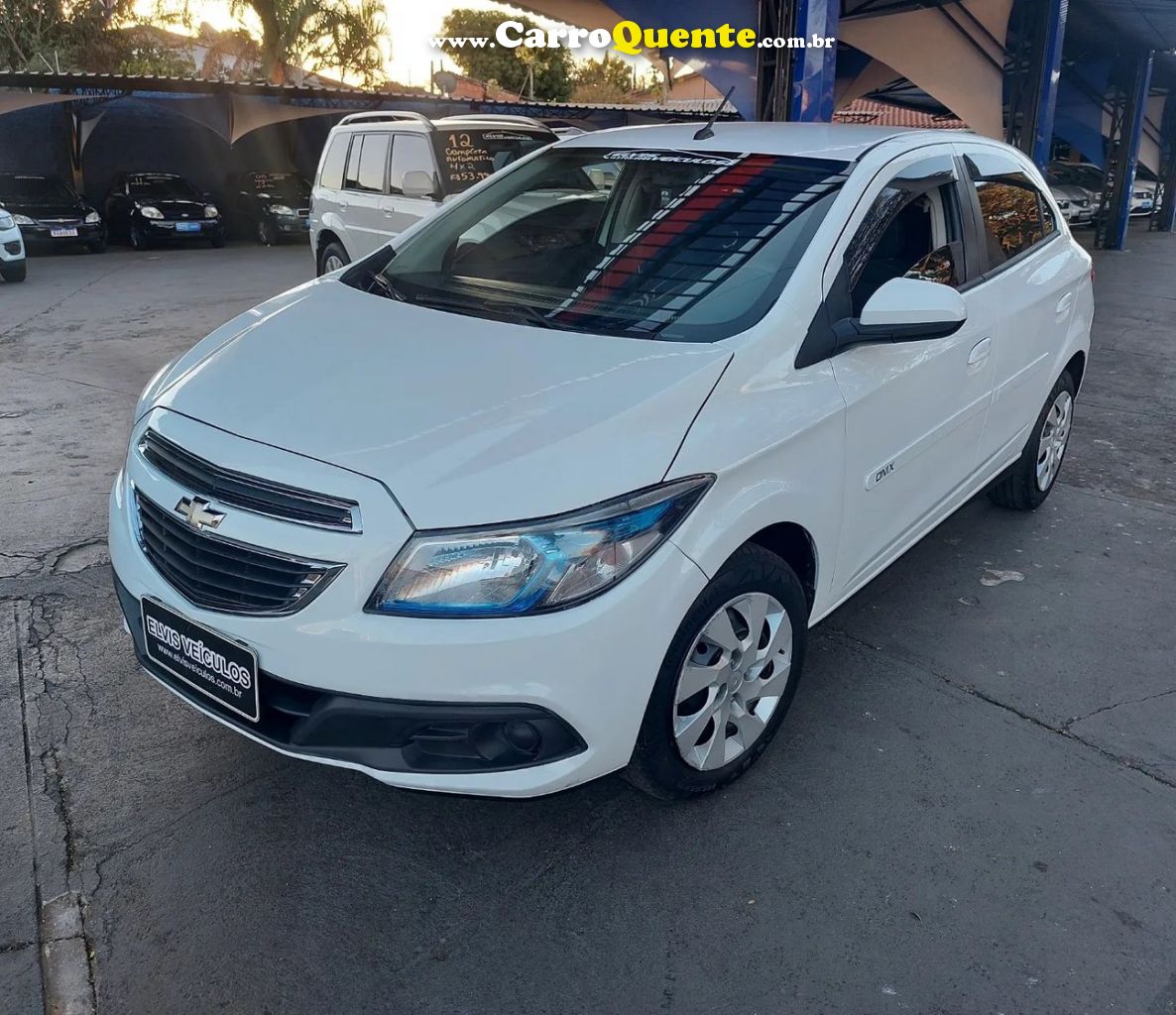 CHEVROLET ONIX 1.4 MPFI LT 8V - Loja