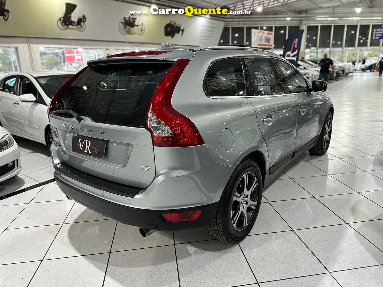 VOLVO XC60 2.0 T5 DYNAMIC FWD TURBO  88.000KM BLINDADO - Loja