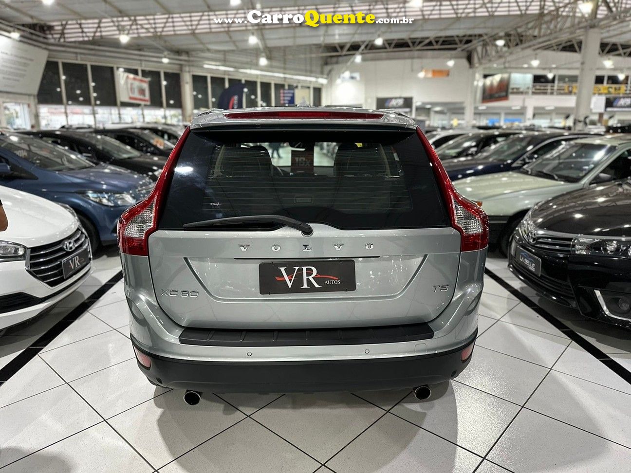 VOLVO XC60 2.0 T5 DYNAMIC FWD TURBO  88.000KM BLINDADO - Loja