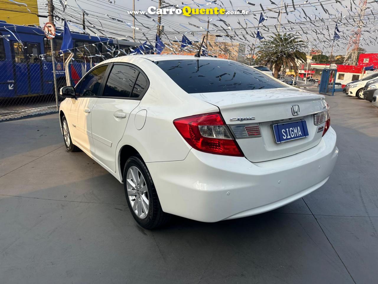 HONDA   CIVIC SEDAN LXR 2.0 FLEXONE 16V AUT. 4P   BRANCO 2014 2.0 GASOLINA - Loja