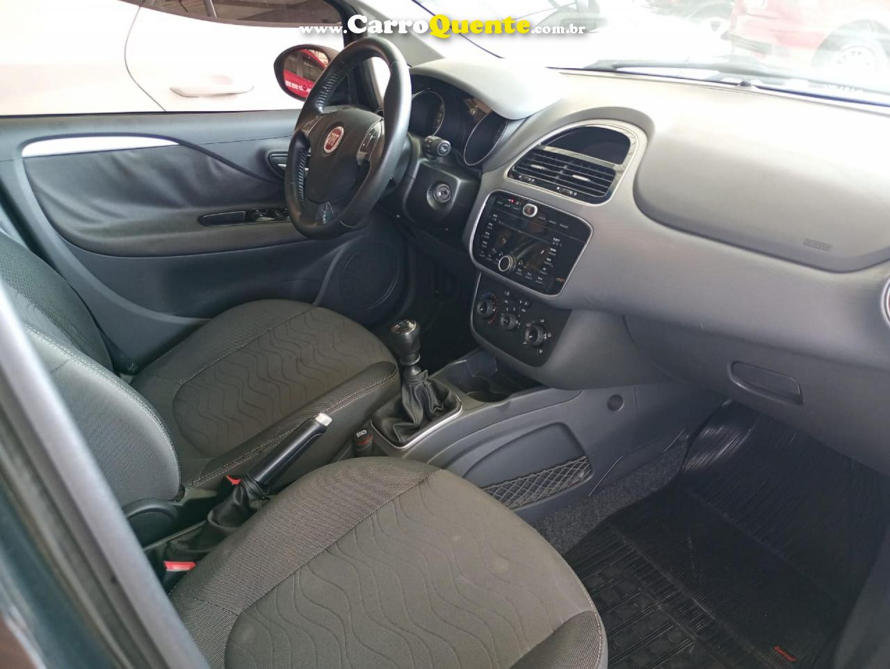 FIAT   PUNTO ATTRACTIVE 1.4 FIRE FLEX 8V 5P   PRETO 2015 1.4 FLEX - Loja