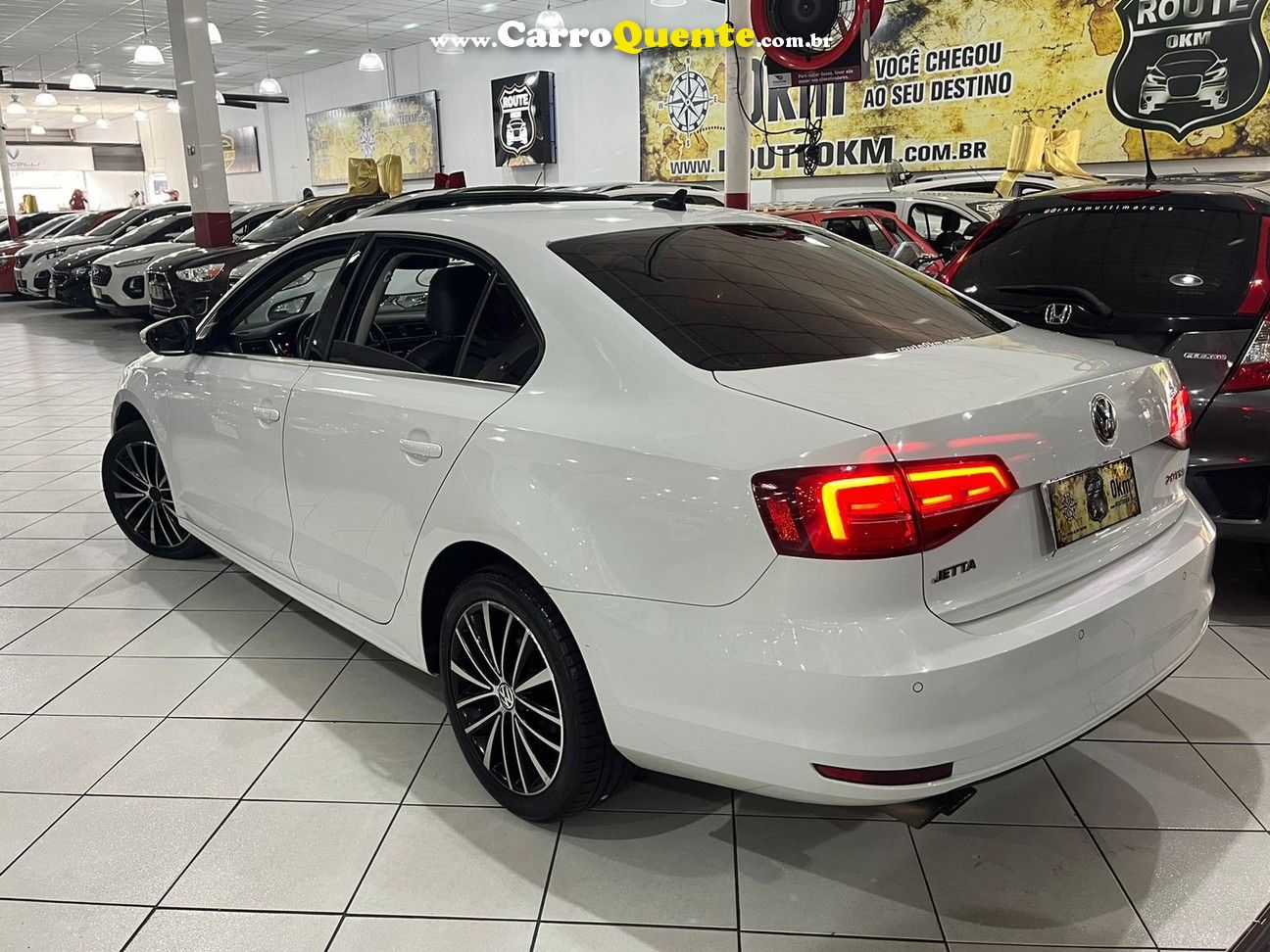 VOLKSWAGEN JETTA 2.0 TSI HIGHLINE 211CV - Loja