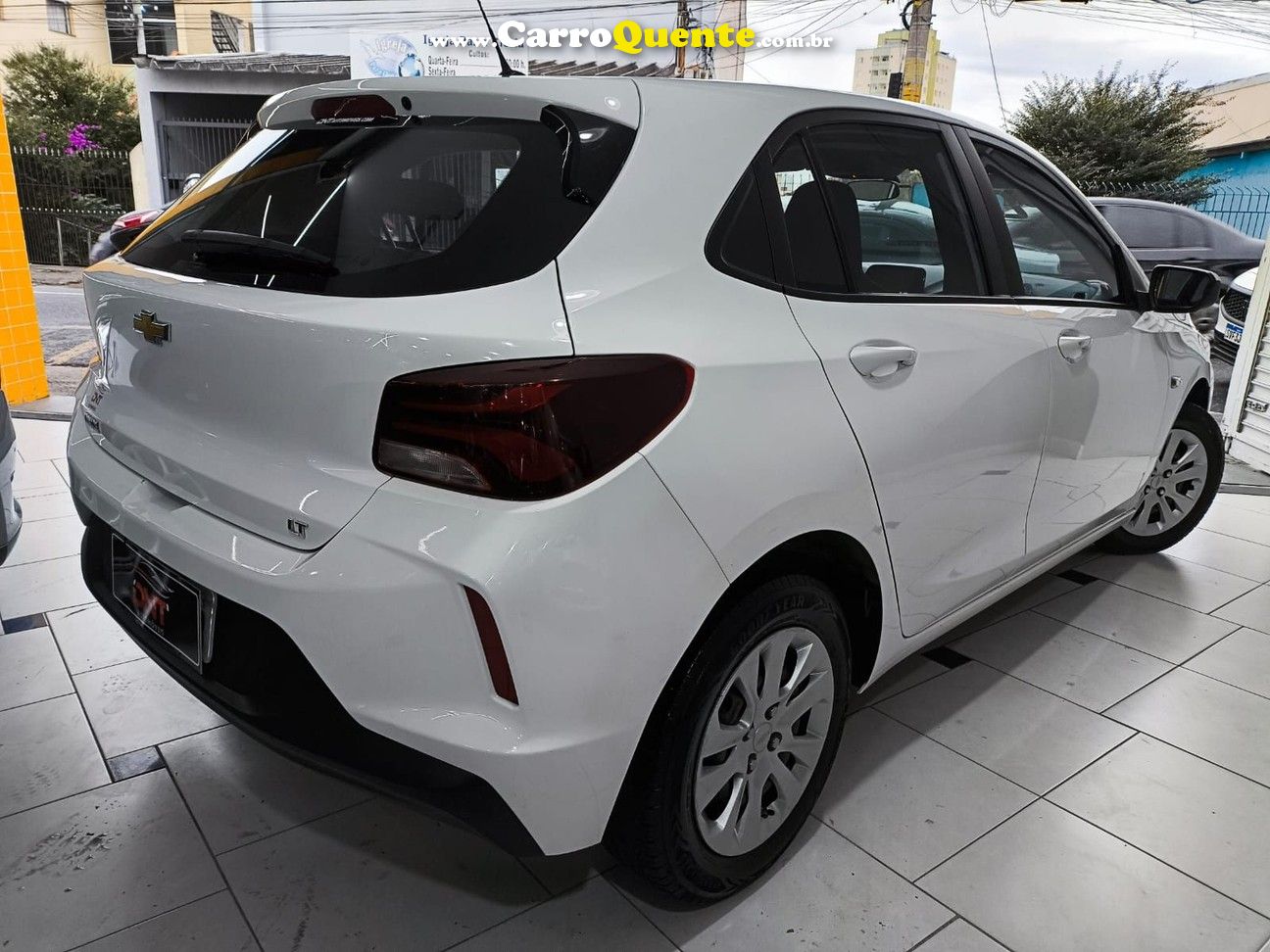 CHEVROLET ONIX 1.0 LT  - Loja