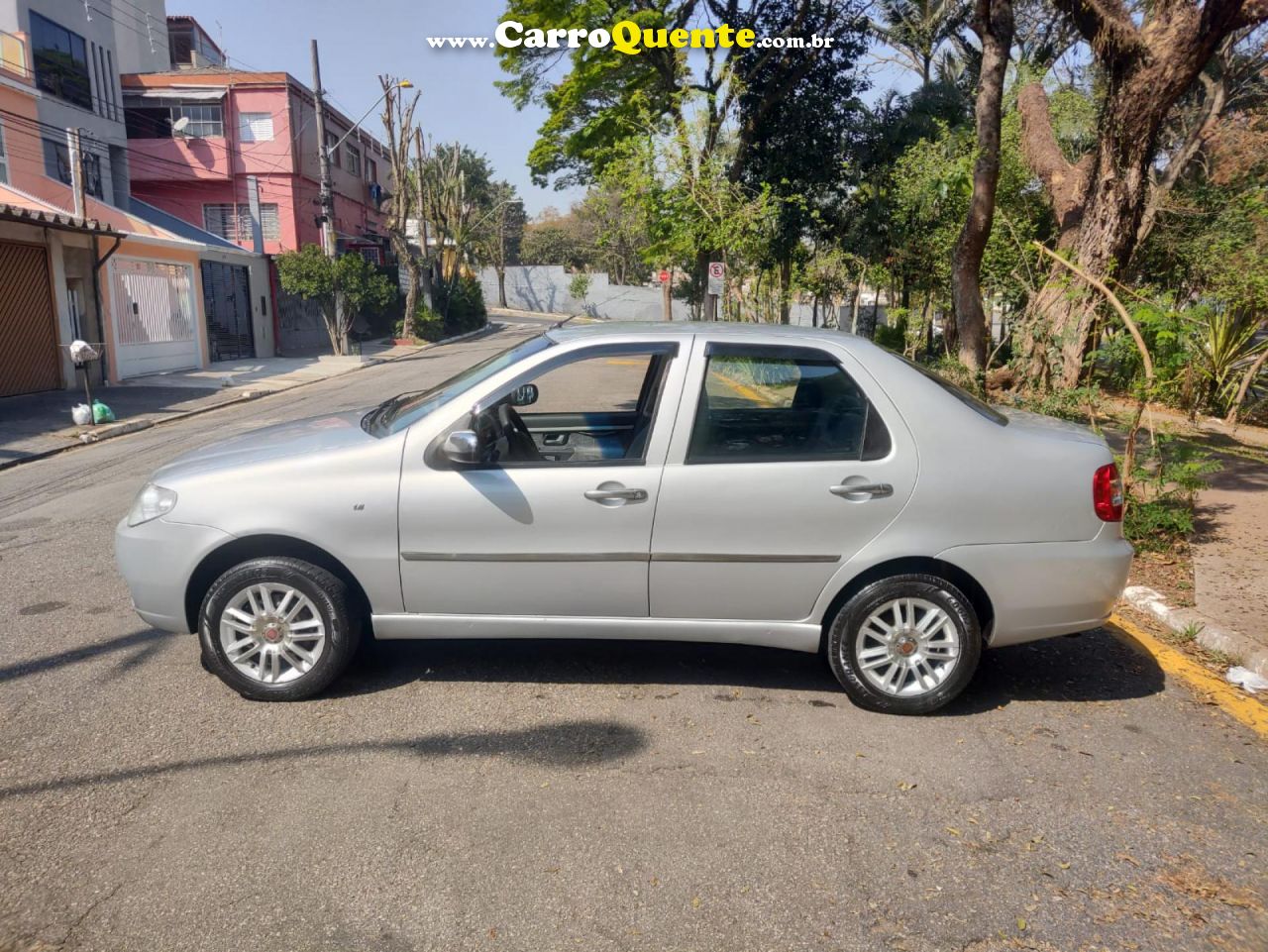 FIAT   SIENA HLX 1.8 MPI FLEX 8V 4P   PRATA 2005 1.8 FLEX - Loja