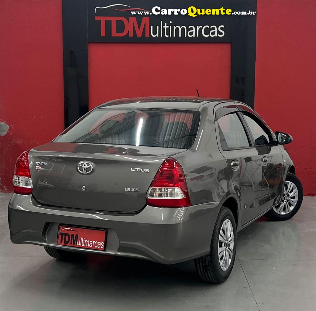 TOYOTA   ETIOS XS 1.5 FLEX 16V 5P MEC.   CINZA 2018 1.5 FLEX - Loja