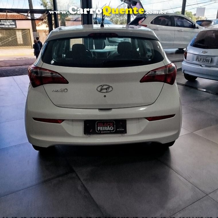 Hyundai HB20 1.0 COMFORT 12V FLEX 4P MANUAL - Loja