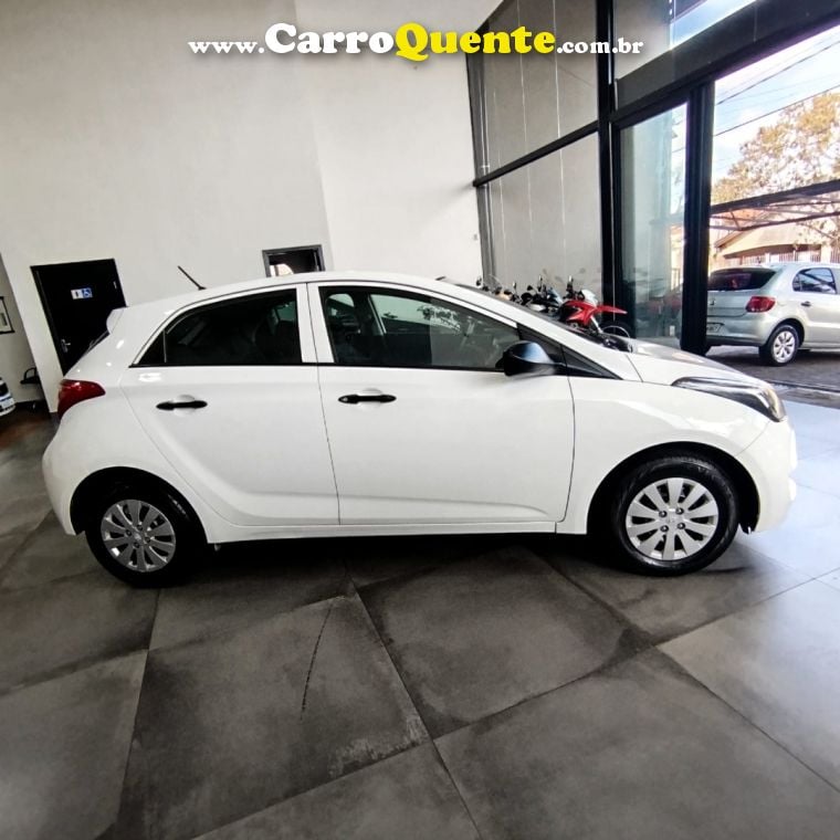 Hyundai HB20 1.0 COMFORT 12V FLEX 4P MANUAL - Loja