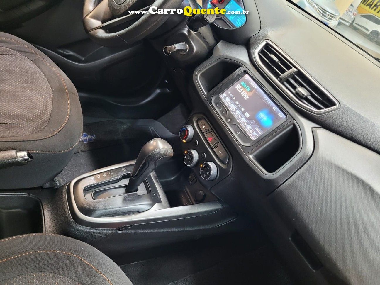 CHEVROLET ONIX 1.4 MPFI LTZ 8V AUTOMATICO + MULTIMIDIA - Loja