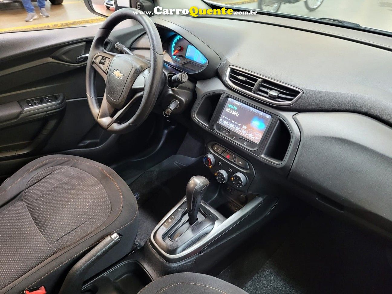 CHEVROLET ONIX 1.4 MPFI LTZ 8V AUTOMATICO + MULTIMIDIA - Loja