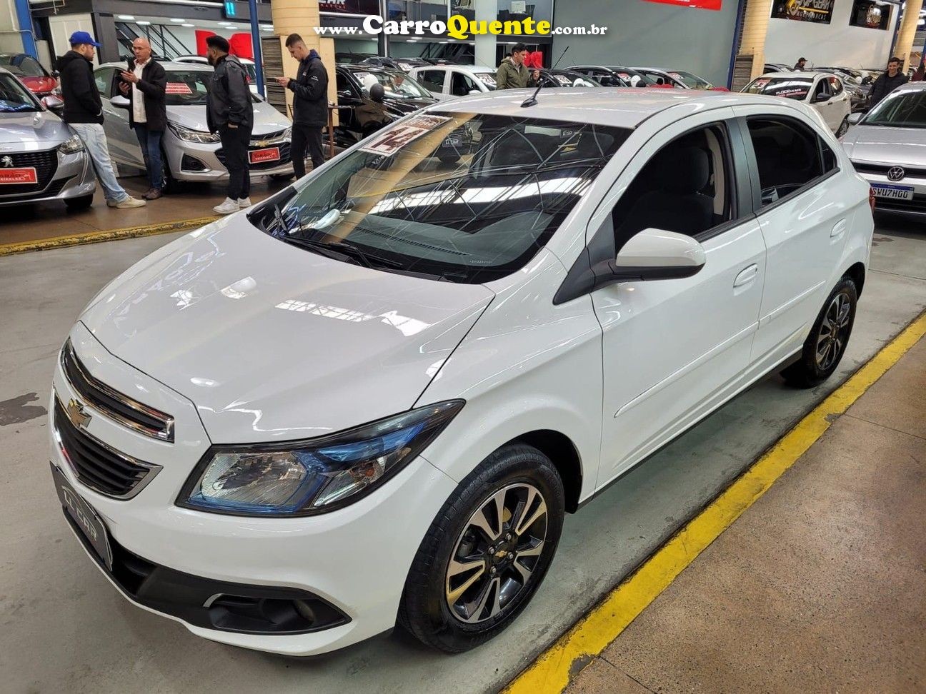 CHEVROLET ONIX 1.4 MPFI LTZ 8V AUTOMATICO + MULTIMIDIA - Loja