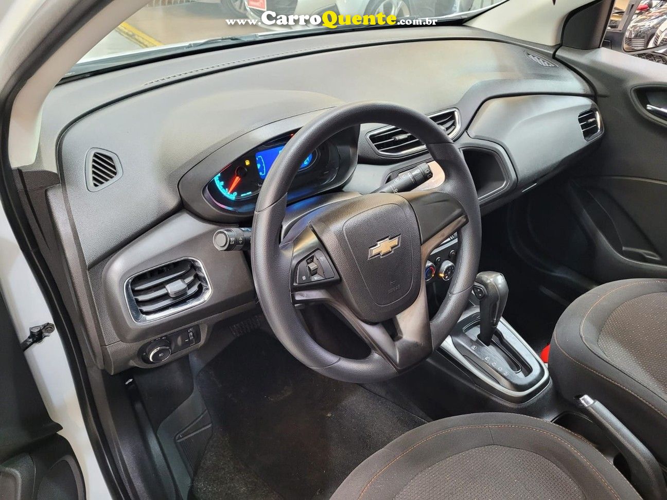 CHEVROLET ONIX 1.4 MPFI LTZ 8V AUTOMATICO + MULTIMIDIA - Loja