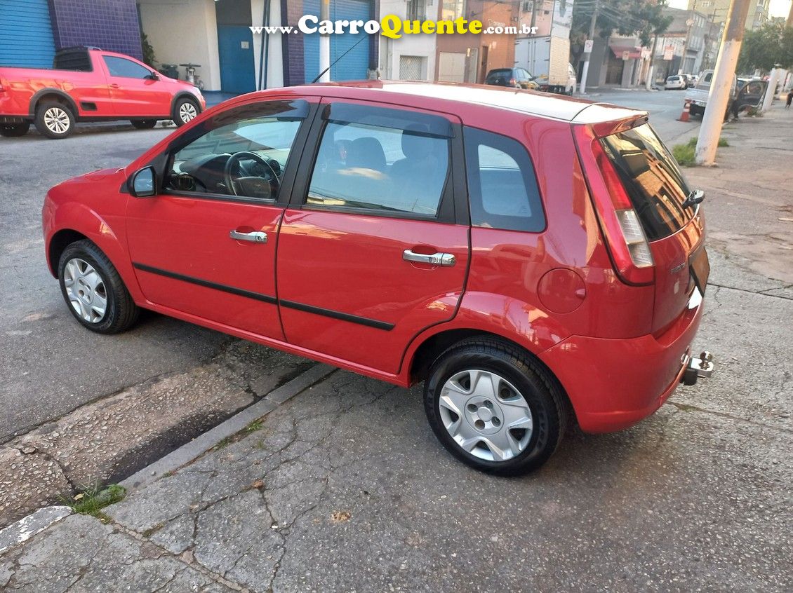 FORD FIESTA 1.6 MPI HATCH 8V - Loja