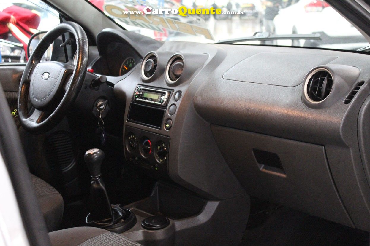 FORD FIESTA 1.6 MPI SEDAN 8V - Loja