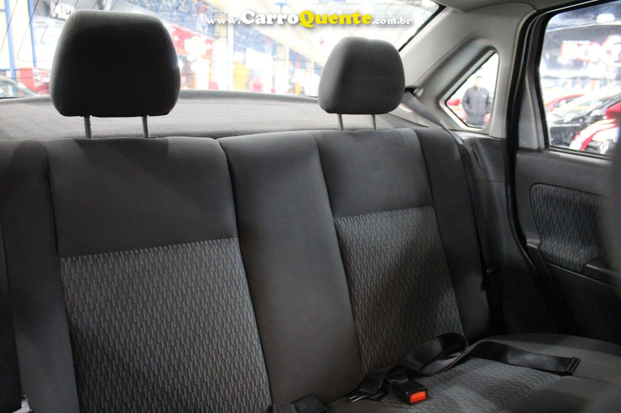 FORD FIESTA 1.6 MPI SEDAN 8V - Loja