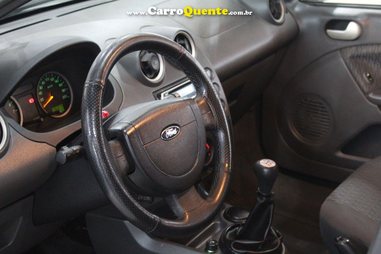 FORD FIESTA 1.6 MPI SEDAN 8V - Loja