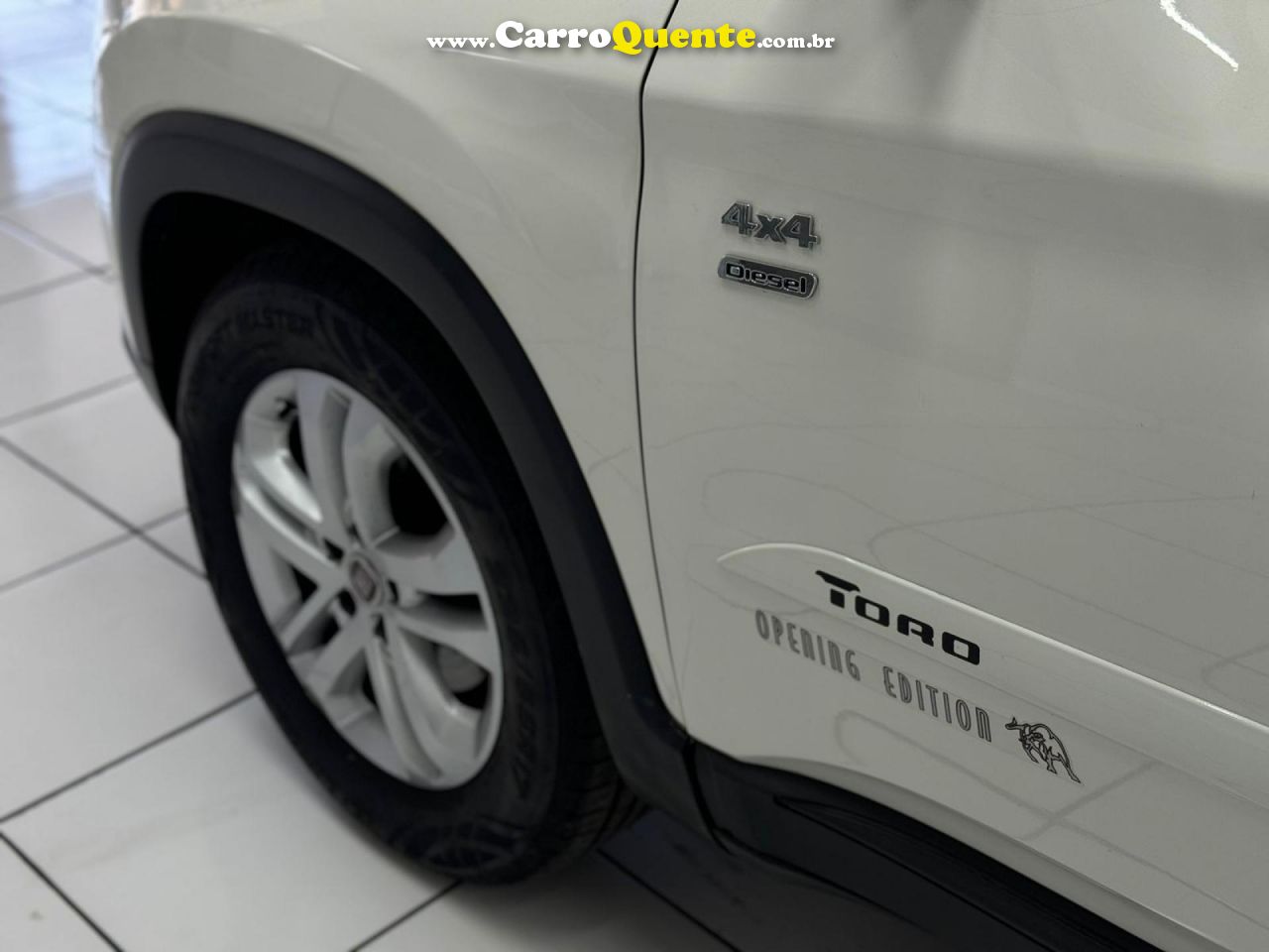 FIAT   TORO FREEDOM 2.0 16V 4X4 DIESEL AUT.   BRANCO 2019 2.0 DIESEL - Loja