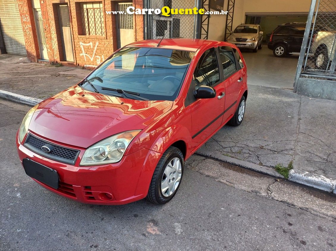 FORD FIESTA 1.6 MPI HATCH 8V - Loja