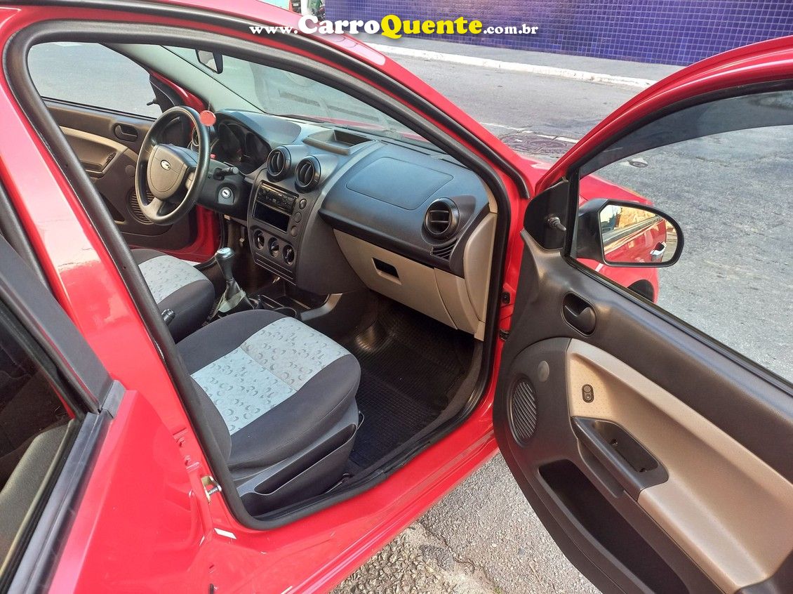 FORD FIESTA 1.6 MPI HATCH 8V - Loja