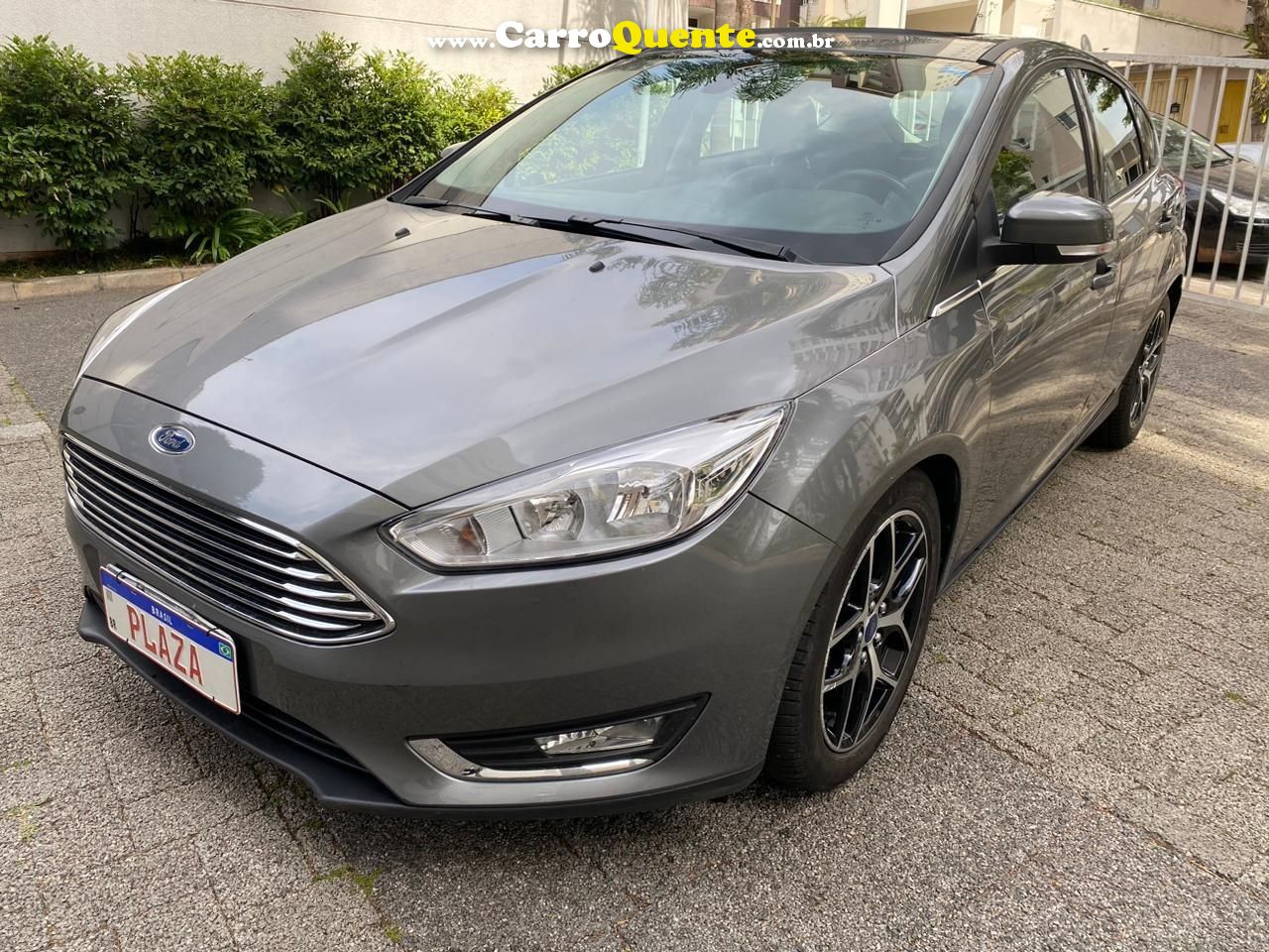 FORD FOCUS 2.0 TITANIUM HATCH 16V - Loja