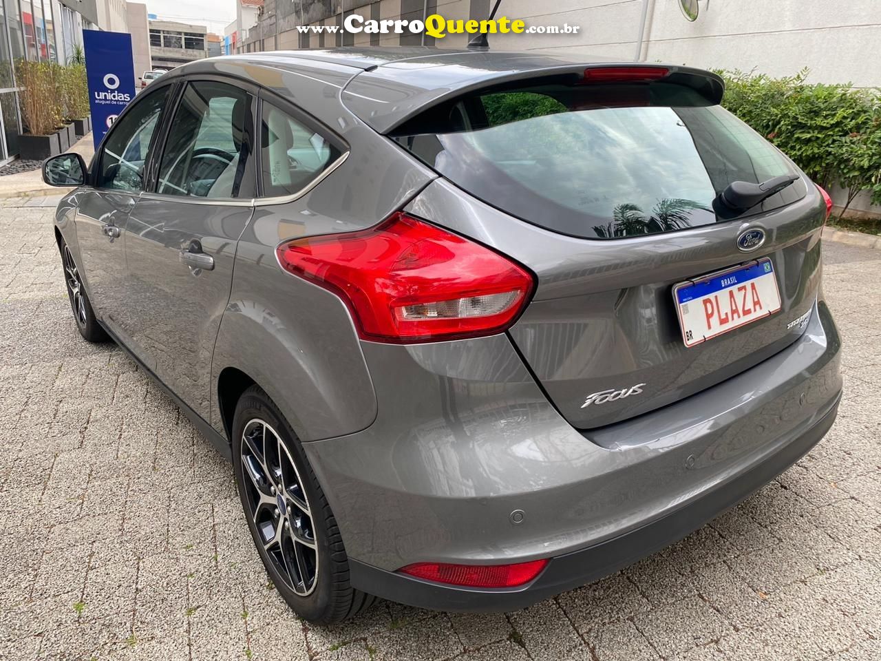 FORD FOCUS 2.0 TITANIUM HATCH 16V - Loja