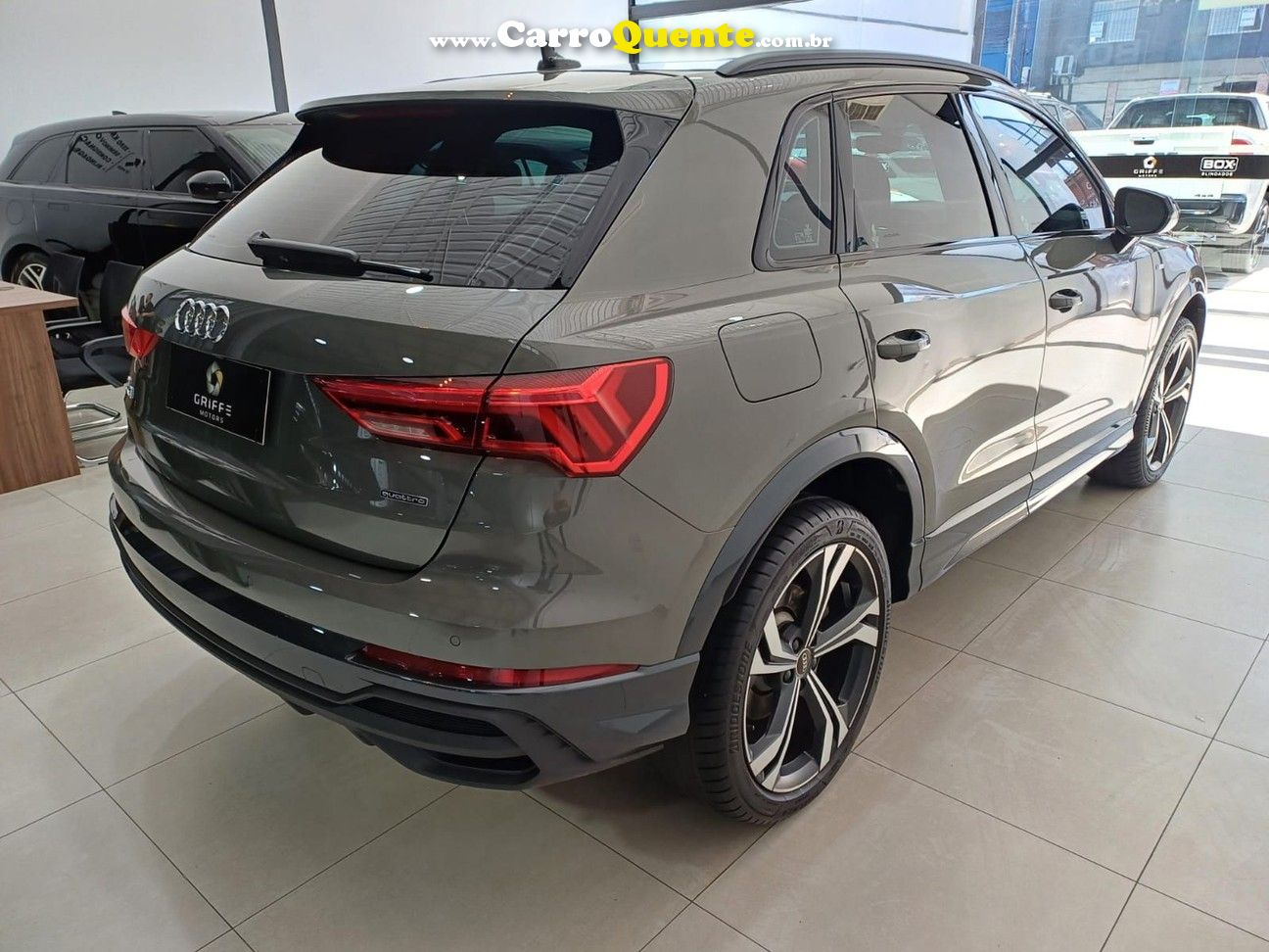 AUDI Q3 2.0 40 TFSI PERFORMANCE BLACK QUATTRO - Loja