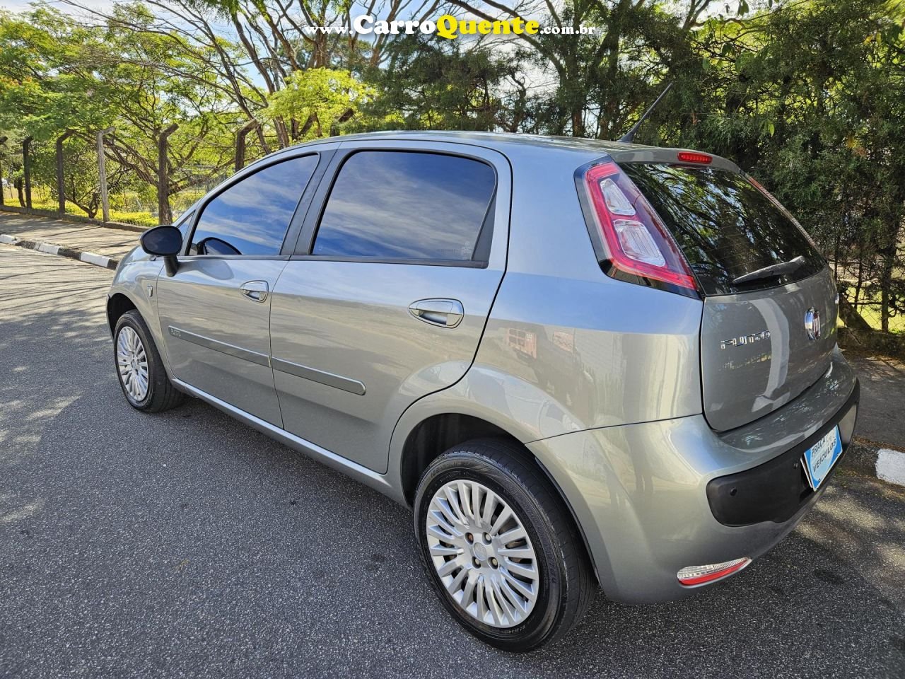 FIAT   PUNTO ATTRACTIVE ITALIA 1.4 F.FLEX 8V 5P   CINZA 2013 1.4 FLEX - Loja