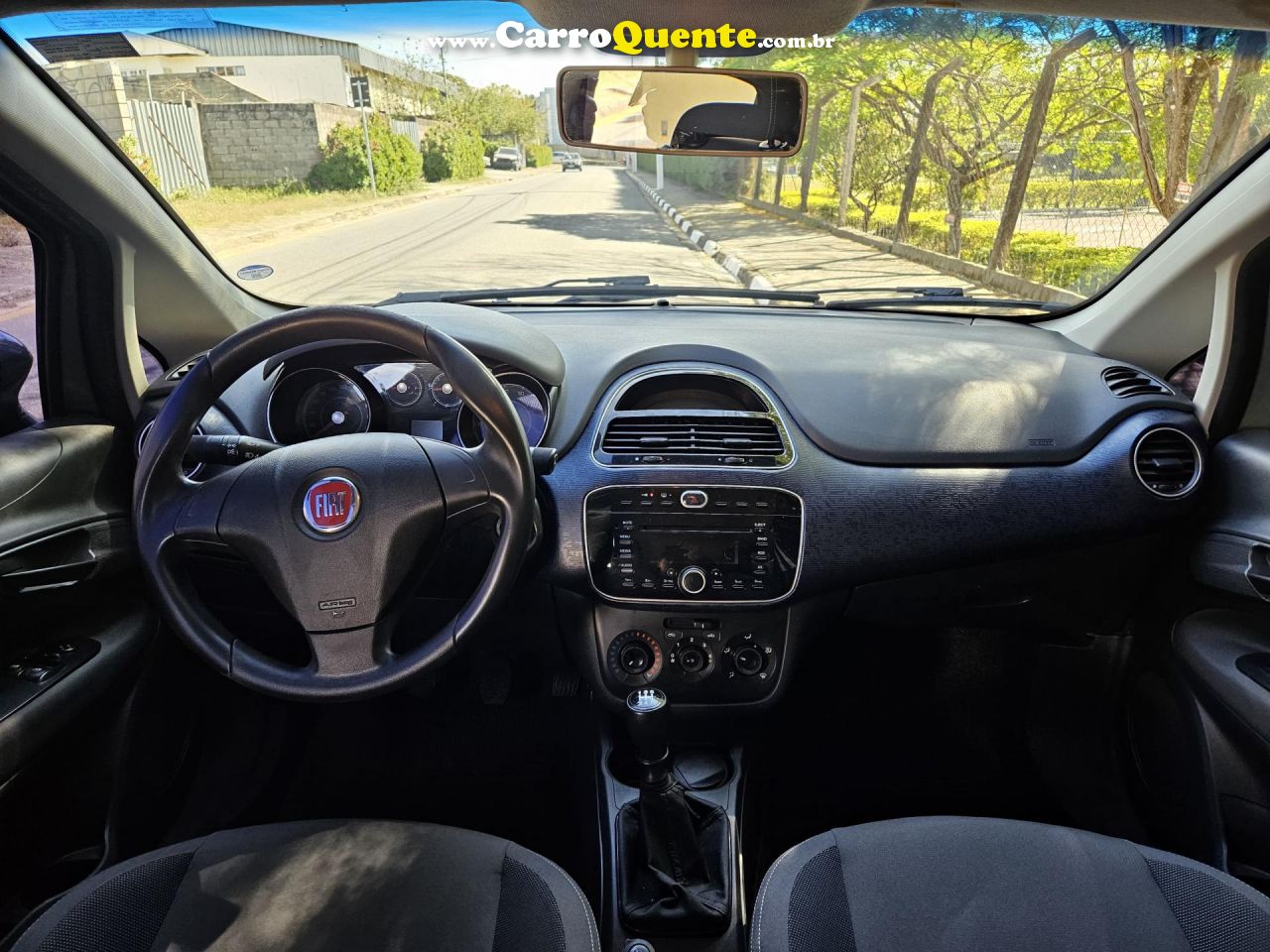 FIAT   PUNTO ATTRACTIVE ITALIA 1.4 F.FLEX 8V 5P   CINZA 2013 1.4 FLEX - Loja