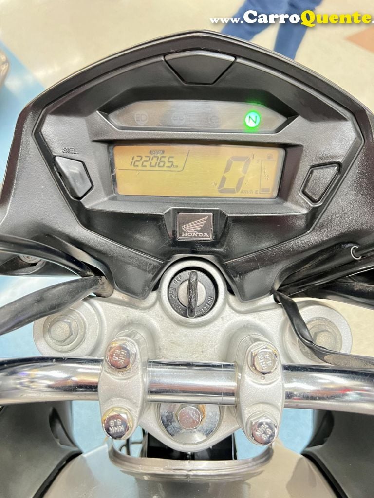 HONDA   CG 150 FAN ESDI 150 FAN ESDI FLEX   PRATA 2015 150 GASOLINA - Loja