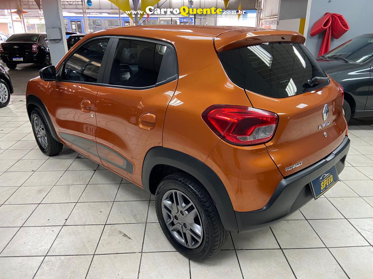 RENAULT   KWID INTENSE 1.0 FLEX 12V 5P MEC.   LARANJA 2019 1.0 FLEX - Loja