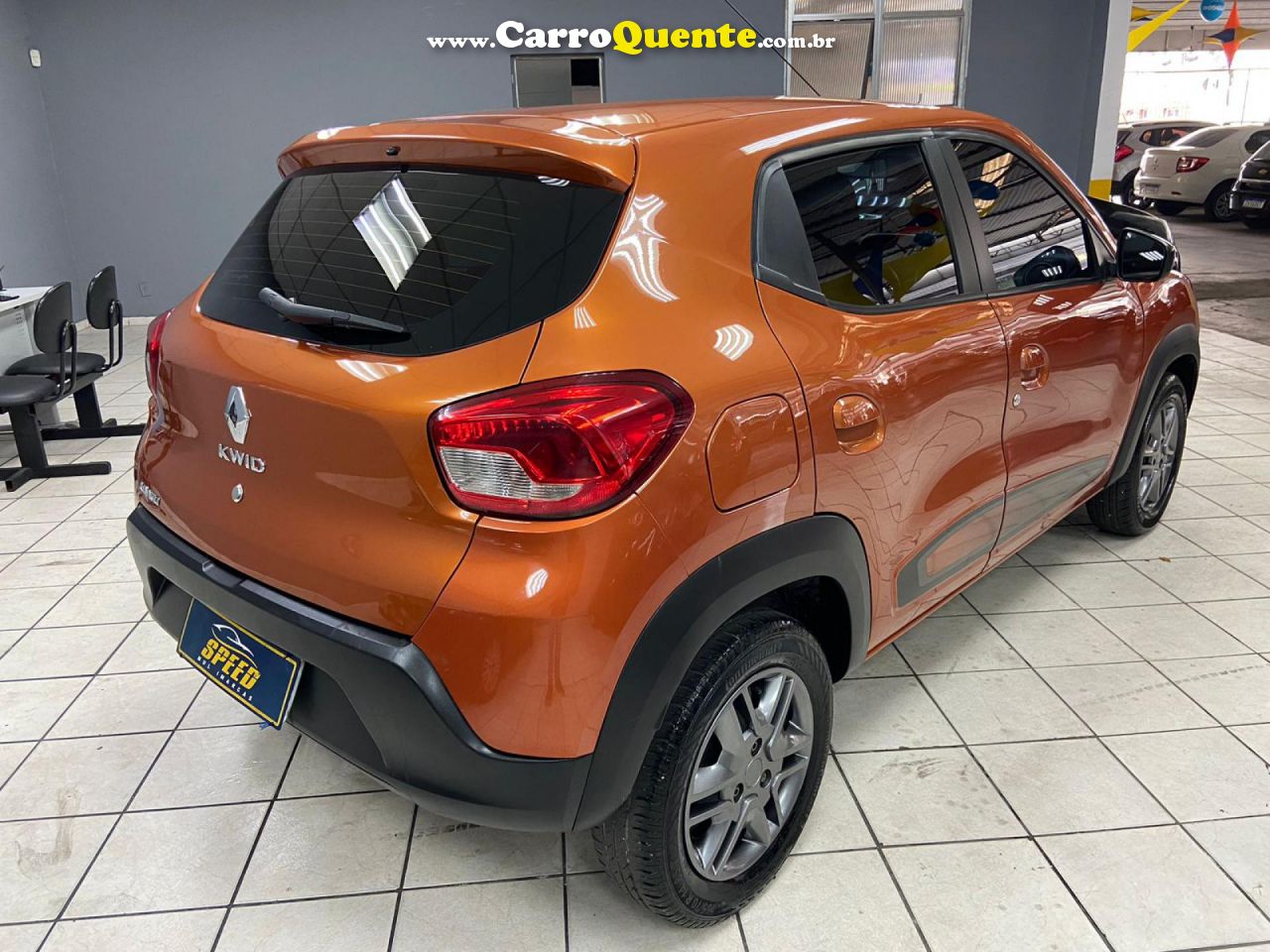 RENAULT   KWID INTENSE 1.0 FLEX 12V 5P MEC.   LARANJA 2019 1.0 FLEX - Loja