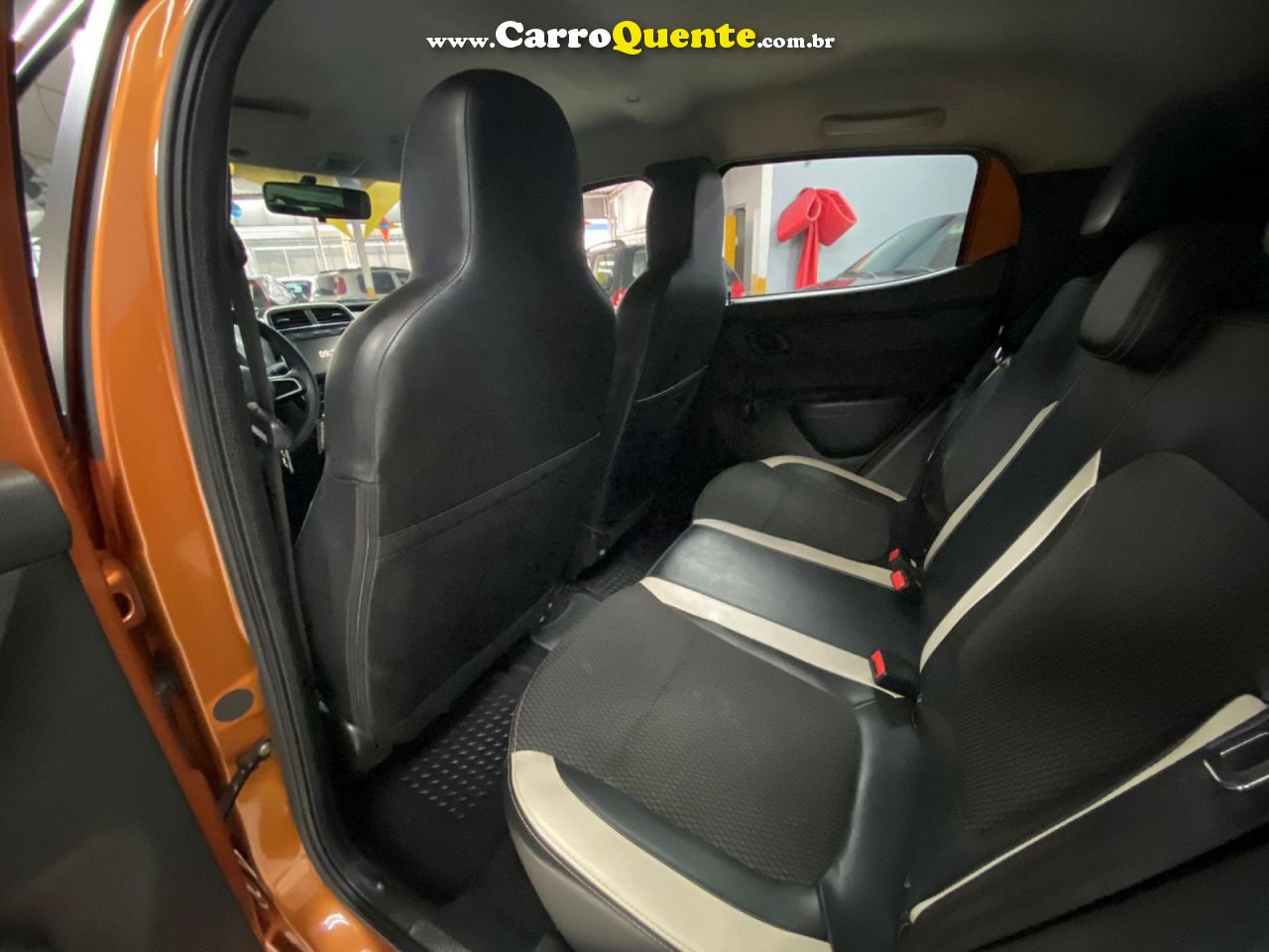 RENAULT   KWID INTENSE 1.0 FLEX 12V 5P MEC.   LARANJA 2019 1.0 FLEX - Loja