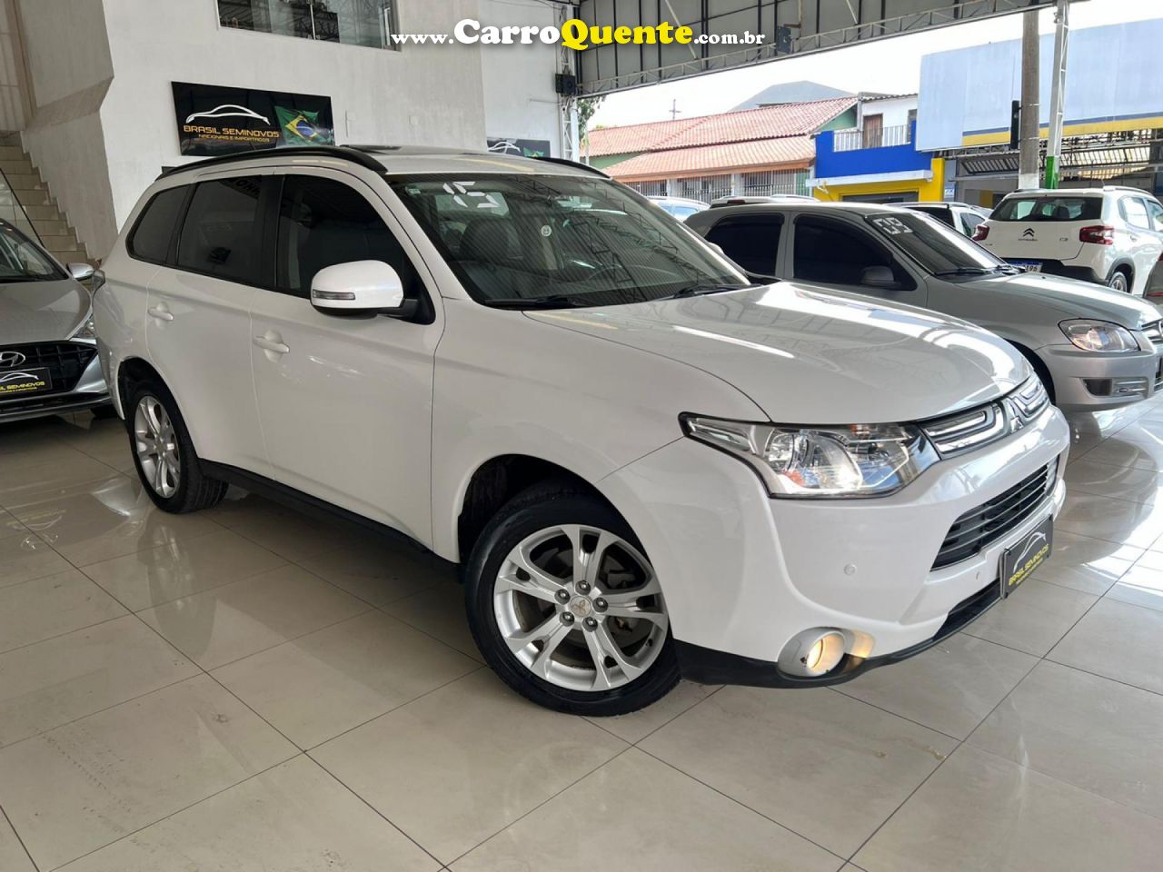 MITSUBISHI   OUTLANDER 2.0 16V 160CV AUT.   BRANCO 2015 2.0 GASOLINA - Loja