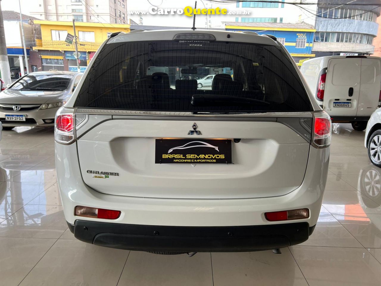 MITSUBISHI   OUTLANDER 2.0 16V 160CV AUT.   BRANCO 2015 2.0 GASOLINA - Loja