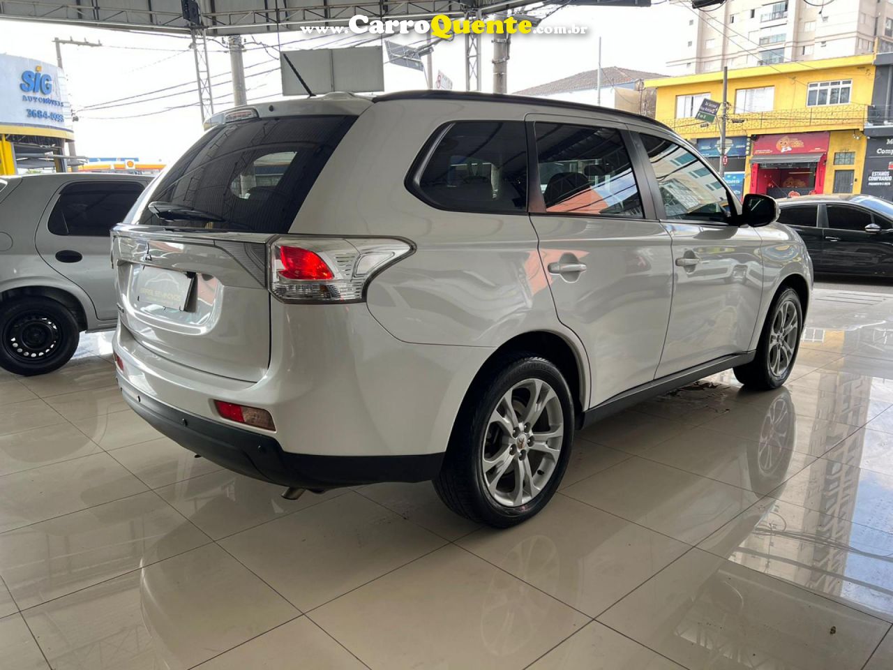 MITSUBISHI   OUTLANDER 2.0 16V 160CV AUT.   BRANCO 2015 2.0 GASOLINA - Loja