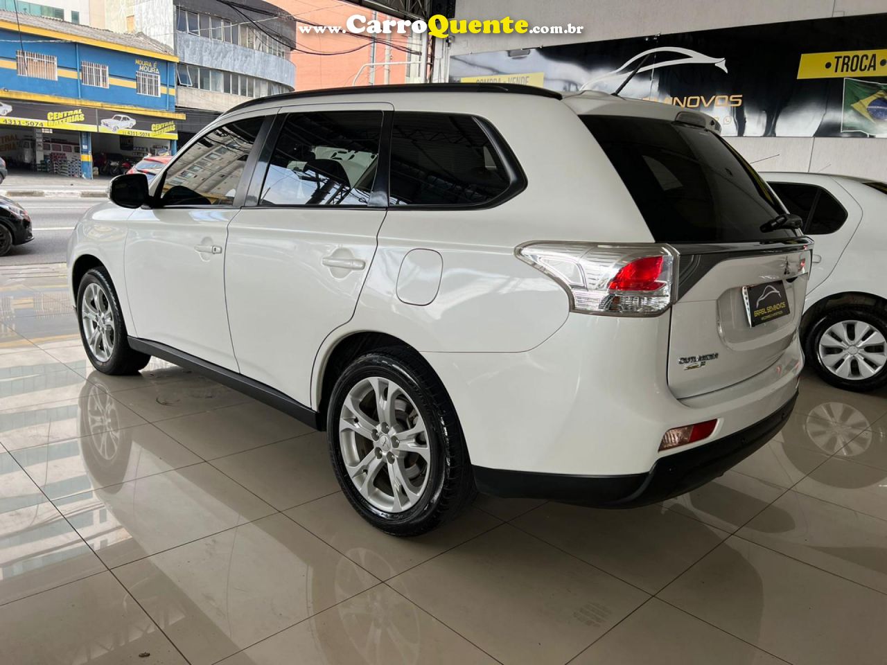 MITSUBISHI   OUTLANDER 2.0 16V 160CV AUT.   BRANCO 2015 2.0 GASOLINA - Loja