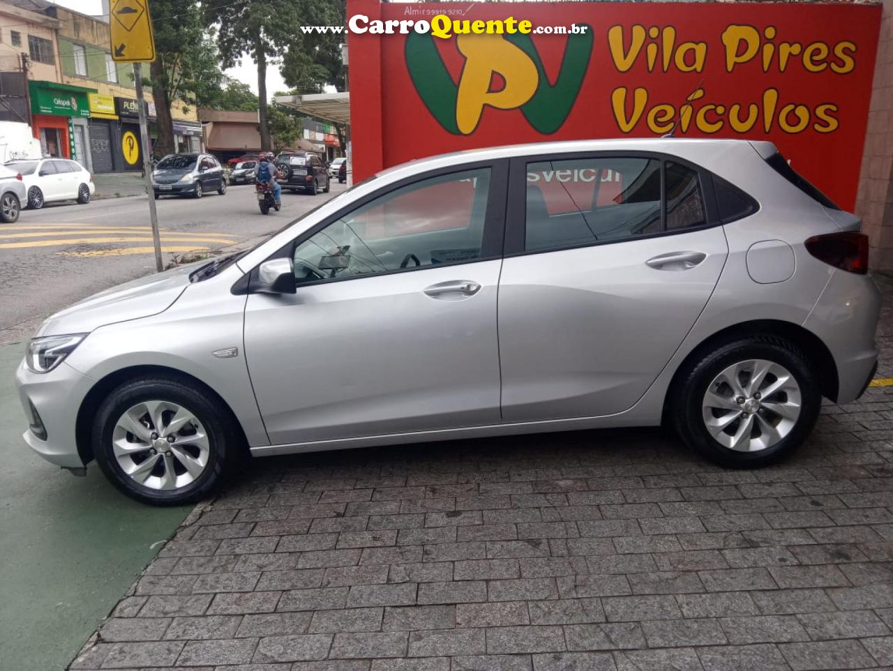 CHEVROLET   ONIX HATCH LT 1.0 12V FLEX 5P MEC.   PRATA 2023 1.0 FLEX - Loja