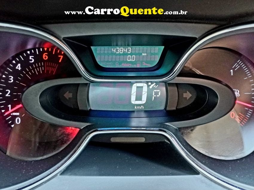 Renault CAPTUR 1.6 16V SCE FLEX INTENSE X-TRONIC - Loja