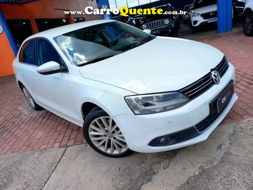 Volkswagen JETTA 2.0 TSI HIGHLINE 211CV GASOLINA 4P TIPTRONIC - Loja