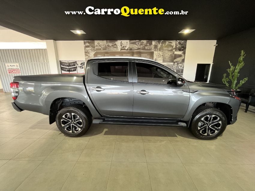 Mitsubishi L200 TRITON 2.4 16V TURBO DIESEL SPORT HPE-S CD 4P 4X4 AUTOMÁTICO - Loja