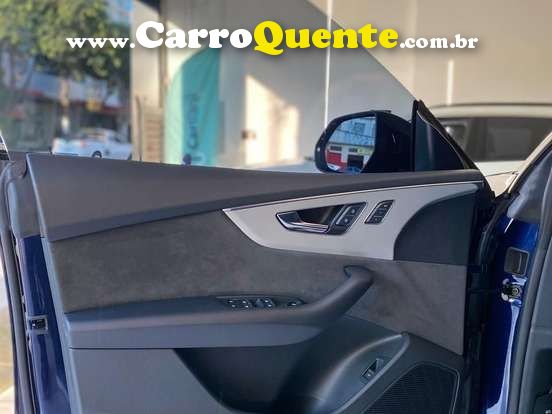 AUDI Q8 3.0 TFSI PERFORMANCE BLACK QUATTRO - Loja