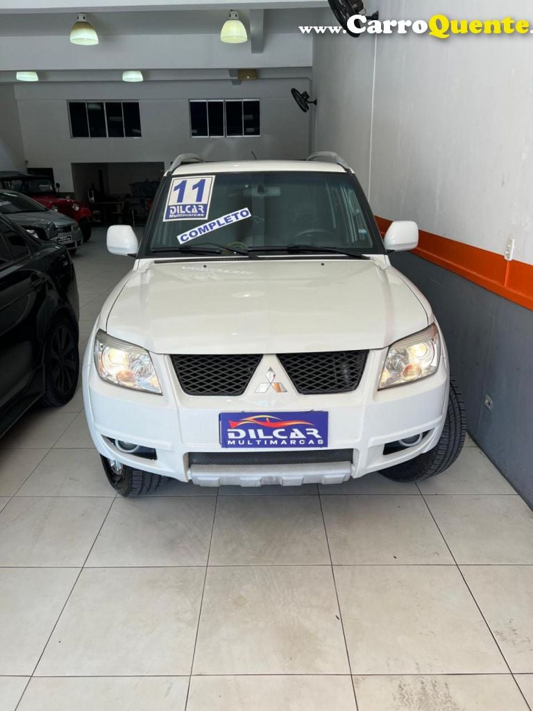 MITSUBISHI   PAJERO TR4 2.0 2.0 FLEX 16V 4X4 AUT.   BRANCO 2011 2.0 FLEX - Loja