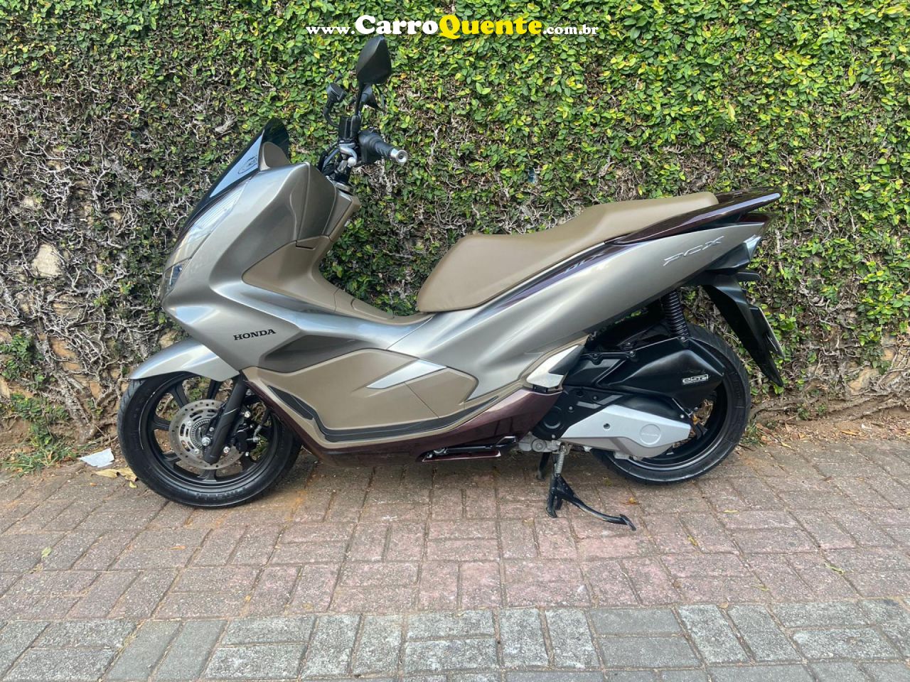 HONDA   PCX 150DLX   PRATA 2022 150 GASOLINA - Loja