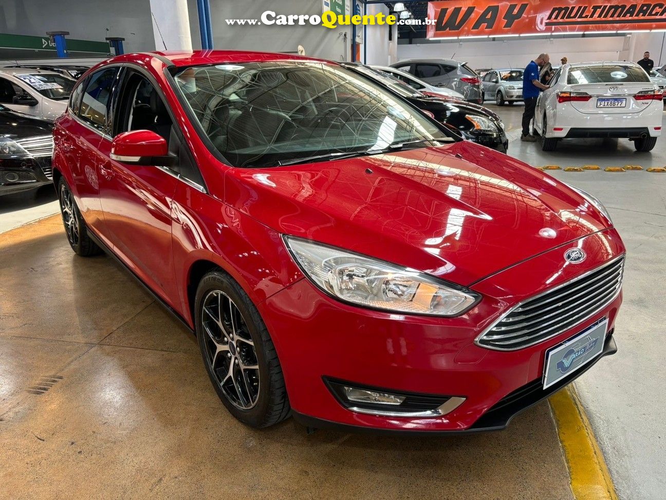 FORD FOCUS 2.0 TITANIUM HATCH 16V - Loja