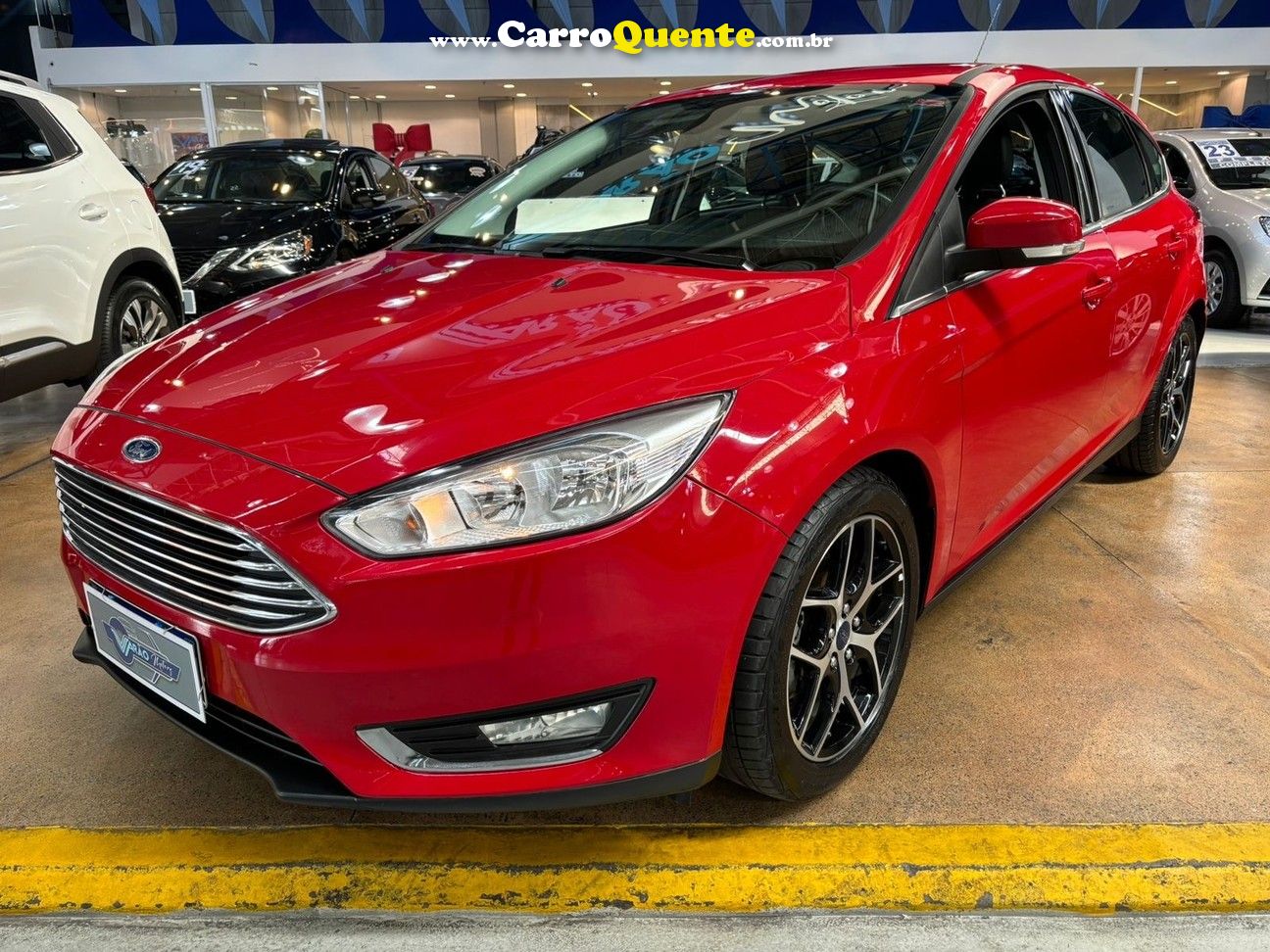 FORD FOCUS 2.0 TITANIUM HATCH 16V - Loja