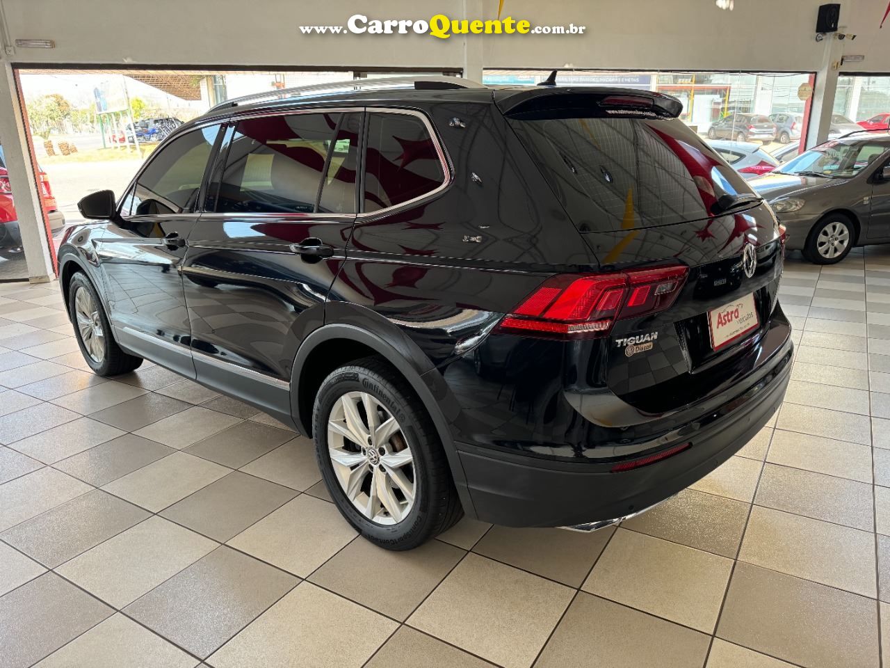 Tiguan Allspace Comfortline 1.4 250 TSI DSG 2018/2018 Volkswagen - Loja