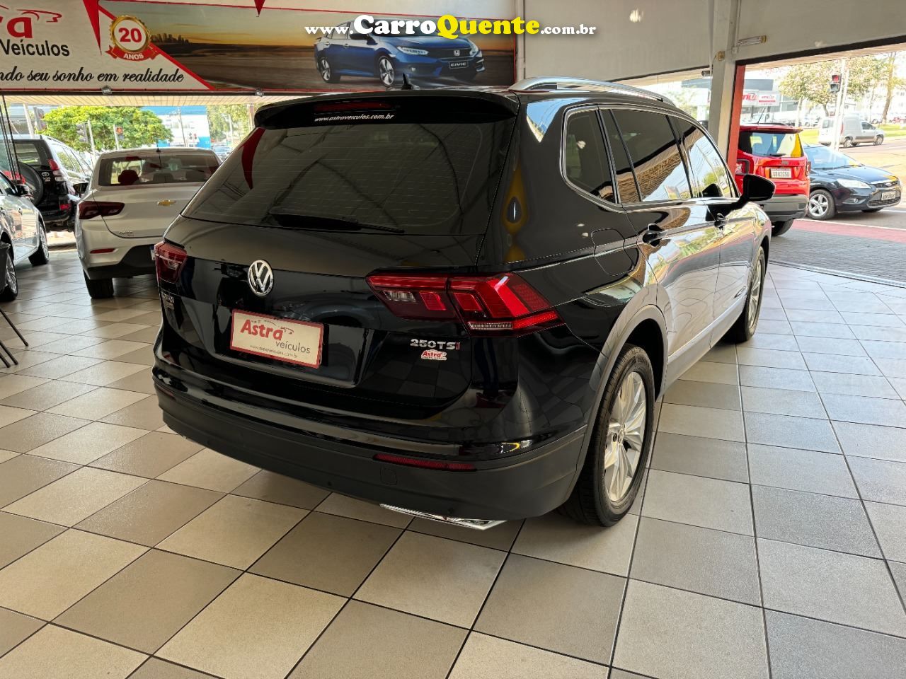 Tiguan Allspace Comfortline 1.4 250 TSI DSG 2018/2018 Volkswagen - Loja