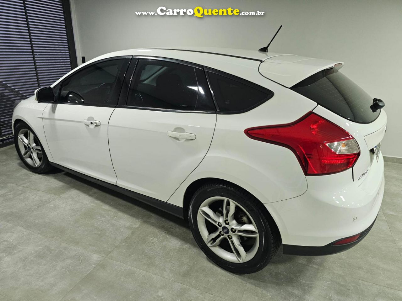 FORD   FOCUS 2.0 16VSESE PLUS FLEX 5P AUT.   BRANCO 2014 2.0 FLEX - Loja