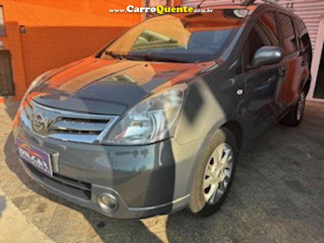 NISSAN   LIVINA GRAND SL 1.8 16V FLEX FUEL AUT.   CINZA 2014 1.8 FLEX - Loja