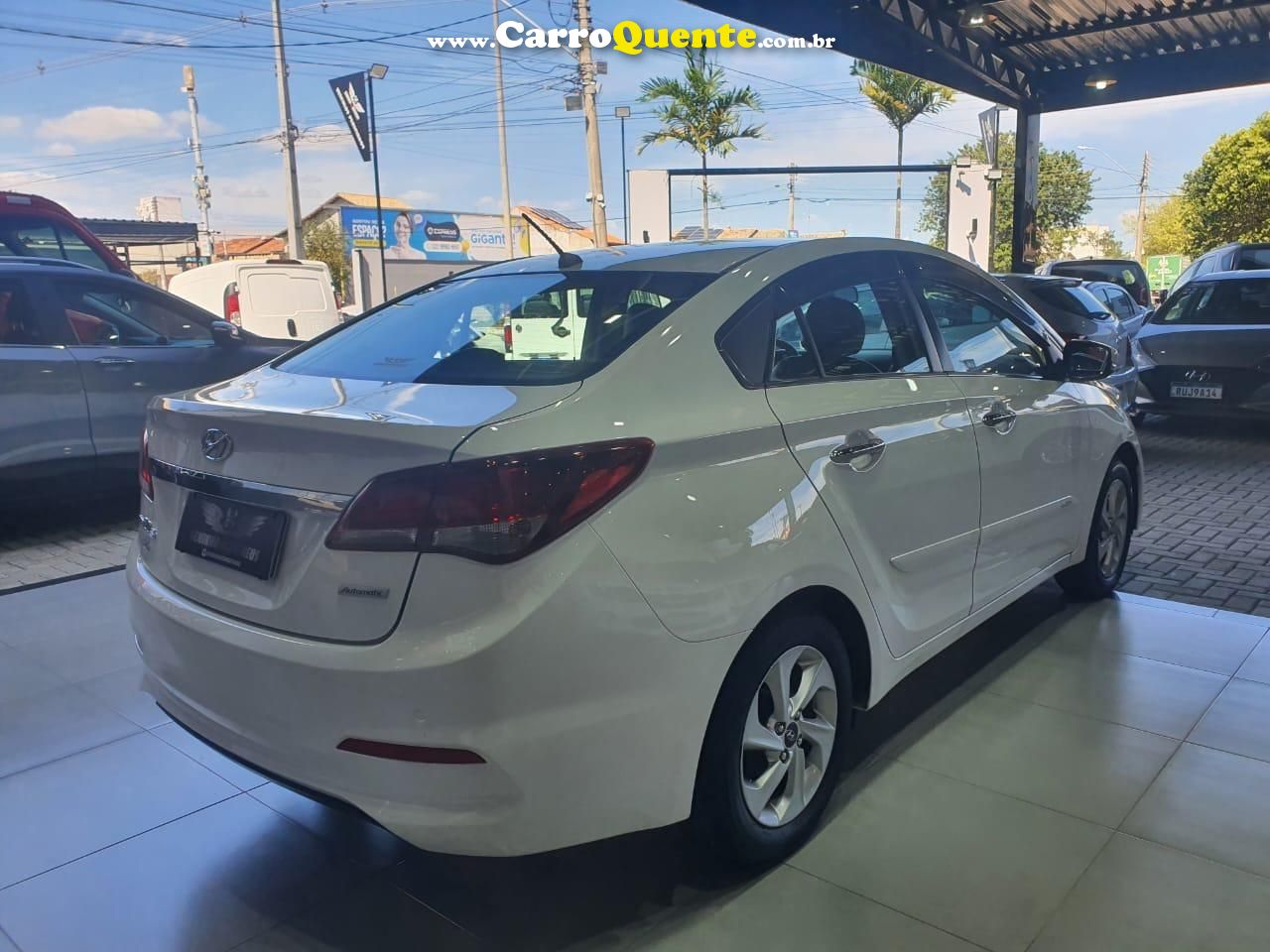 HYUNDAI HB20S 1.6 PREMIUM 16V - Loja